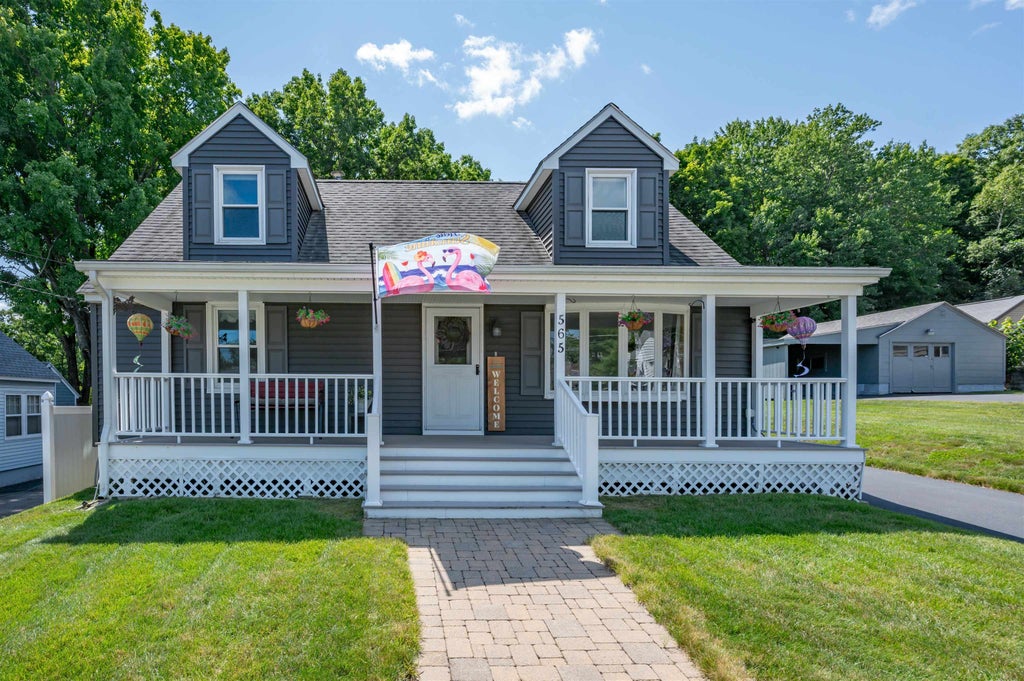 Photo of 565 Vinton Street, Manchester, NH 03103 (MLS # 5104499)