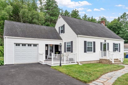 8 Kimball Avenue Plaistow NH 03865