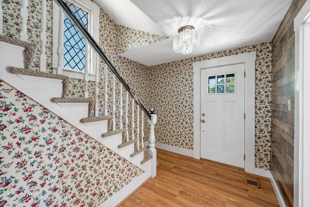 Photo of 142 Main Street, Plaistow, NH 03865 (MLS # 5104326)