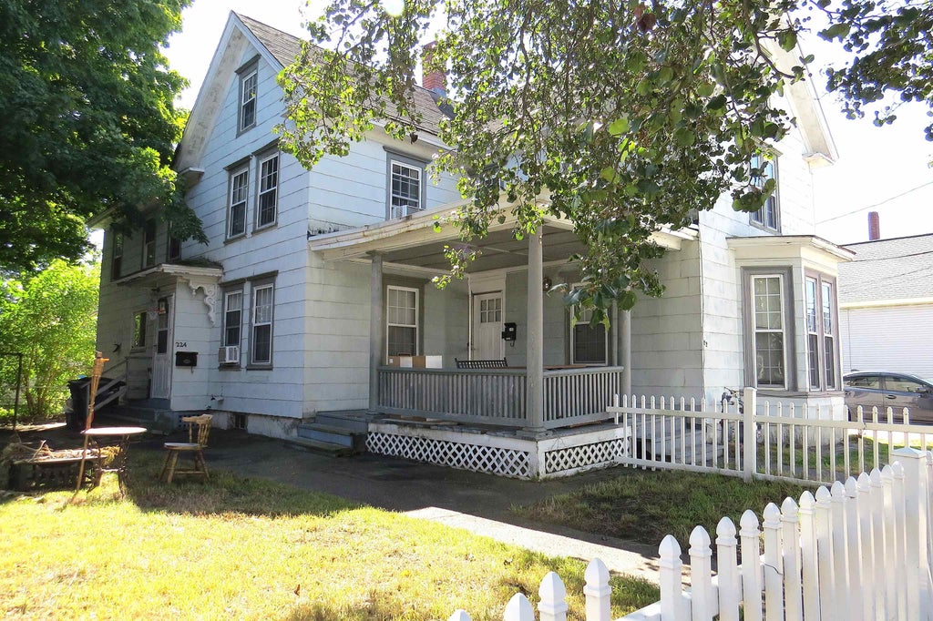 Photo of 22 Kinsley Street, Nashua, NH 03060 (MLS # 5110271)