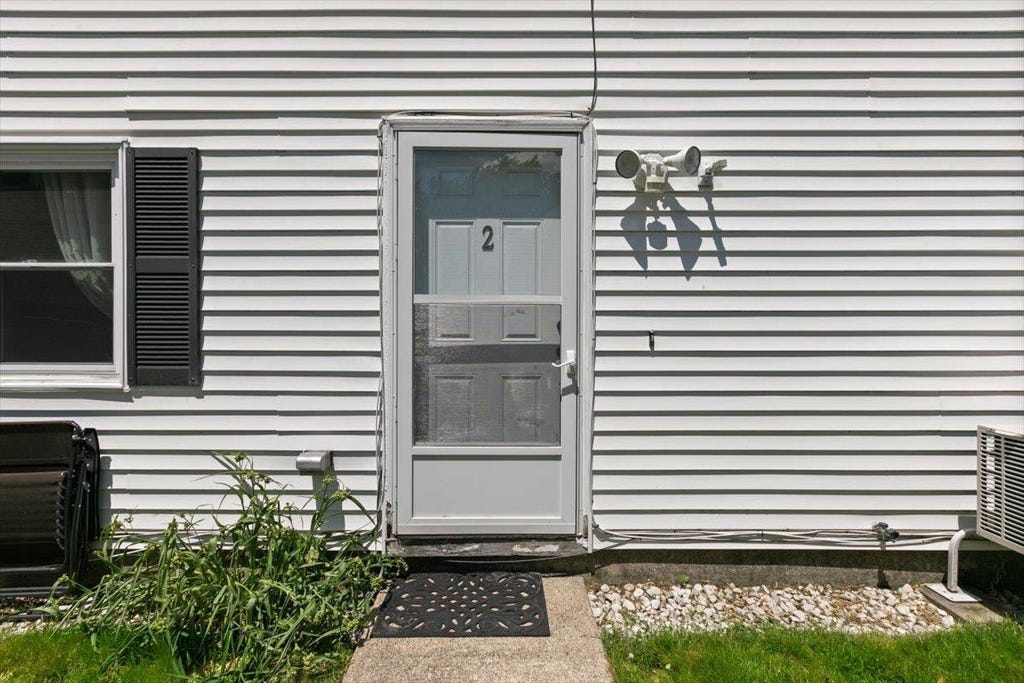 Photo of 13 Batchelder Avenue, Manchester, NH 03103 (MLS # 5094590)