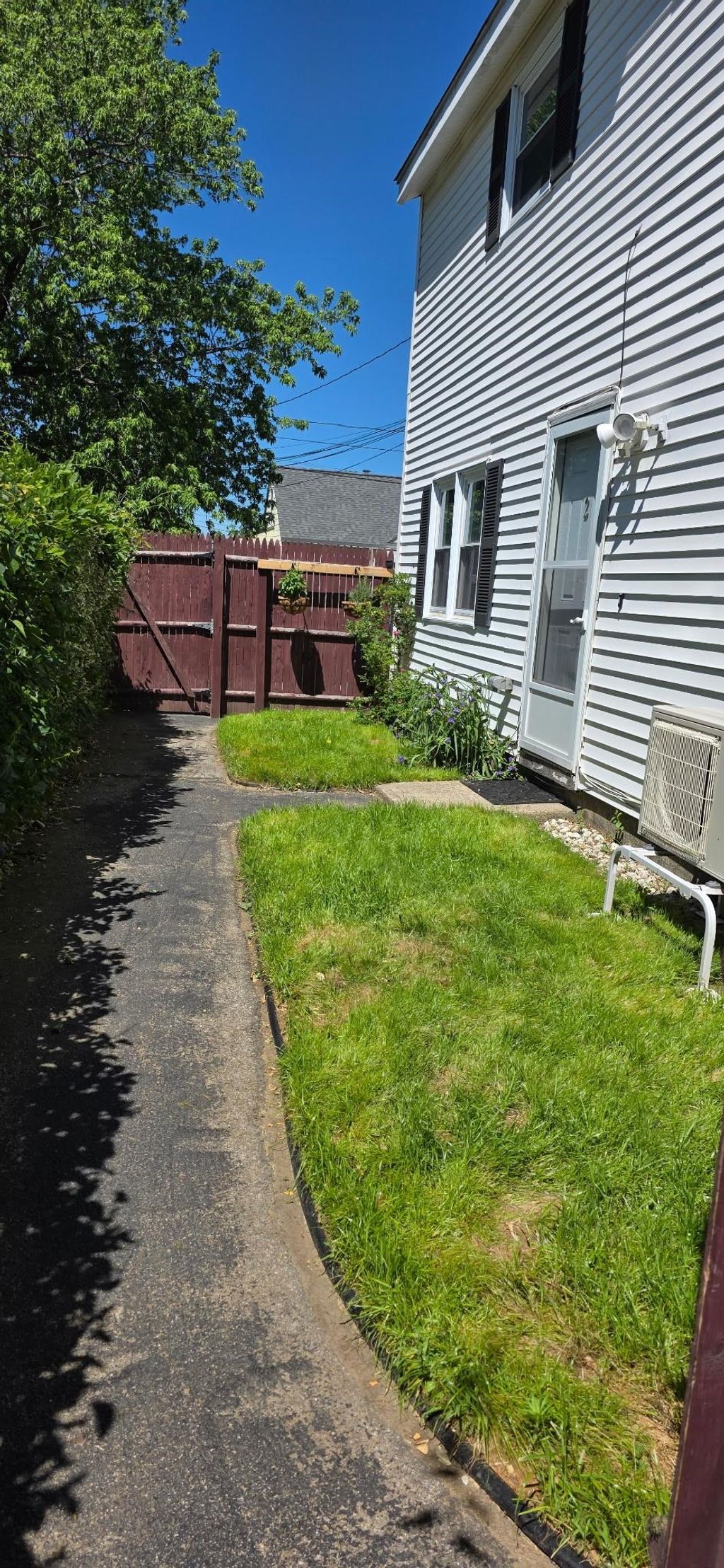 Photo of 13 Batchelder Avenue, Manchester, NH 03103 (MLS # 5094590)