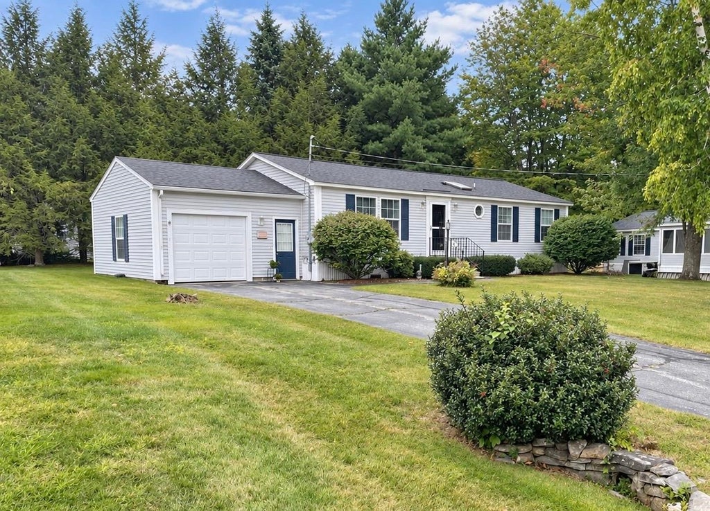 Photo of 5 Prospect Lane, Hampstead, NH 03841 (MLS # 5109162)