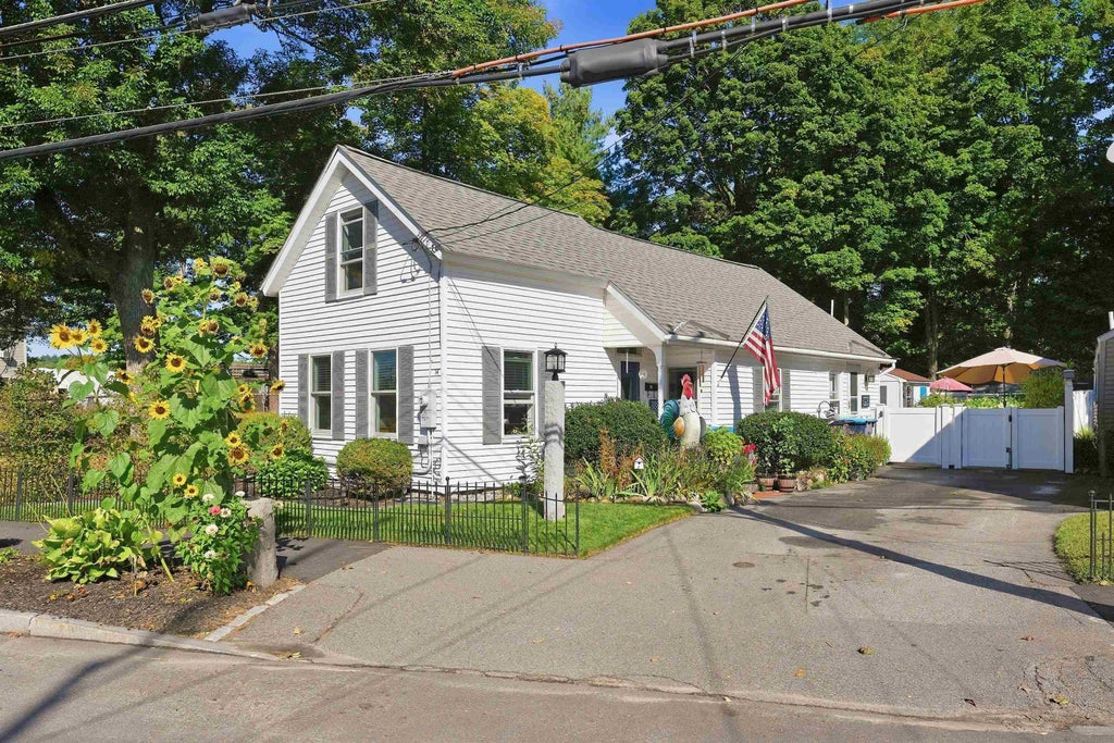 Photo of 14 Clinton Street, Concord, NH 03301 (MLS # 5110946)