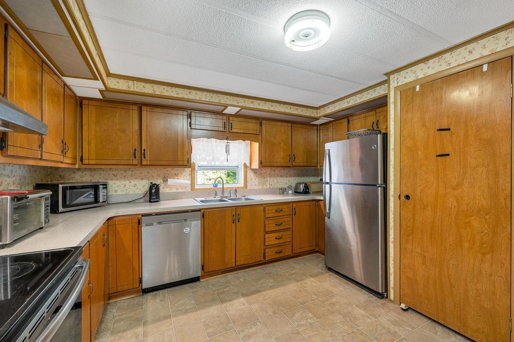 Photo of 21 Sir Lancelot Drive, Exeter, NH 03833 (MLS # 5109996)