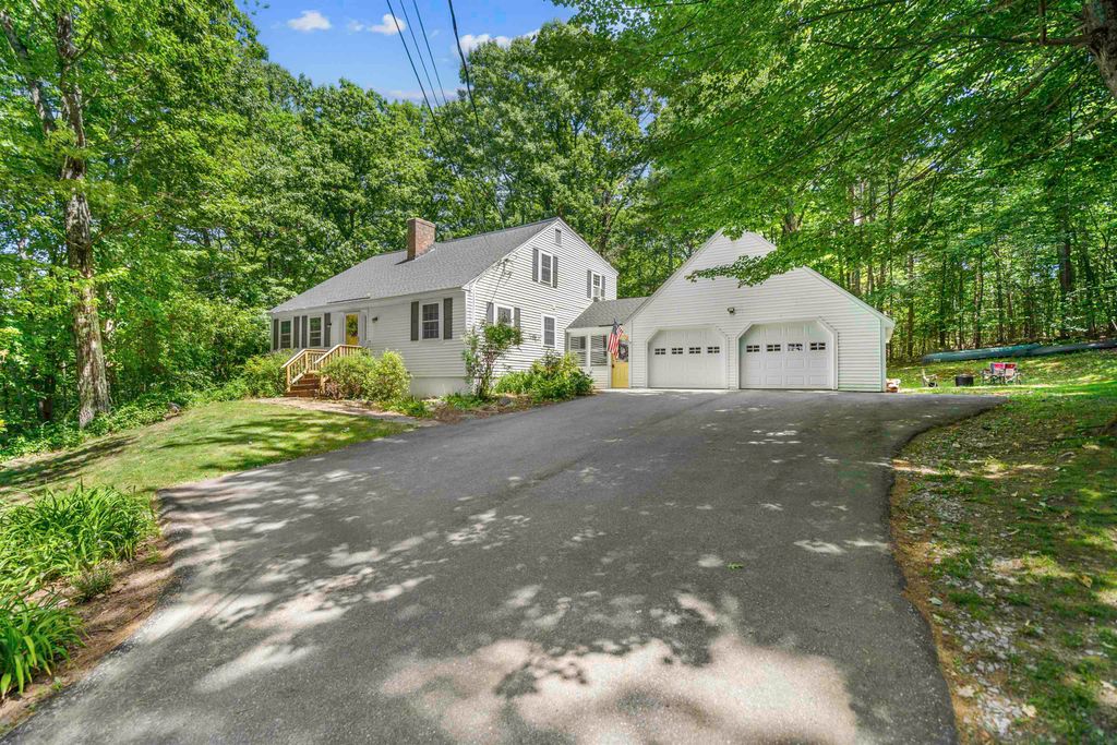 Photo of 6 Bona Vista Drive, Bow, NH 03304 (MLS # 5095516)
