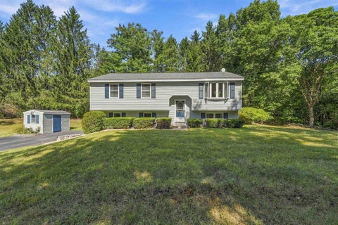 Photo of 7 Bancroft Road, Londonderry, NH 03053 (MLS # 5110017)