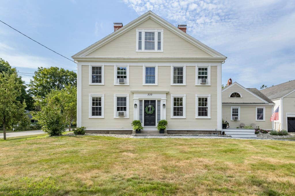 Photo of 333 Winnacunnet Road, Hampton, NH 03842 (MLS # 5104170)