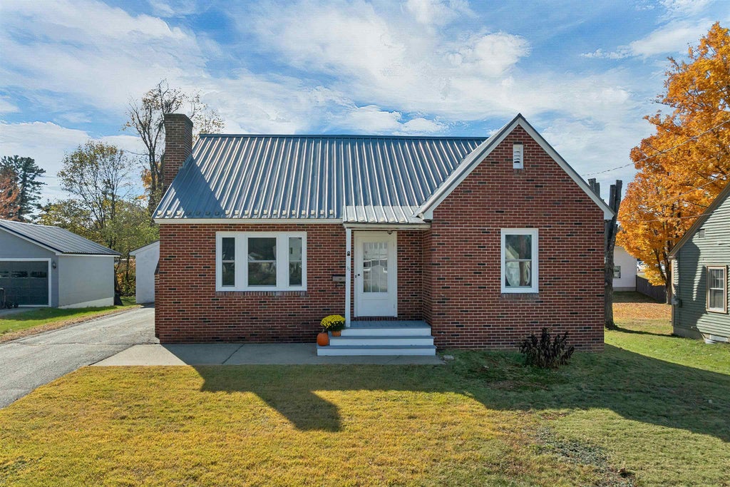 Photo of 31 Fairview Street, Laconia, NH 03246 (MLS # 5115520)