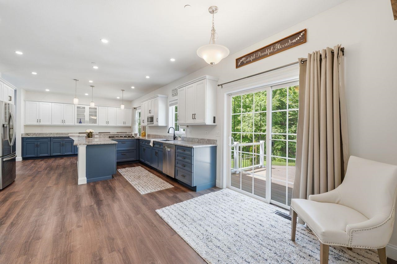 14 James Way 009