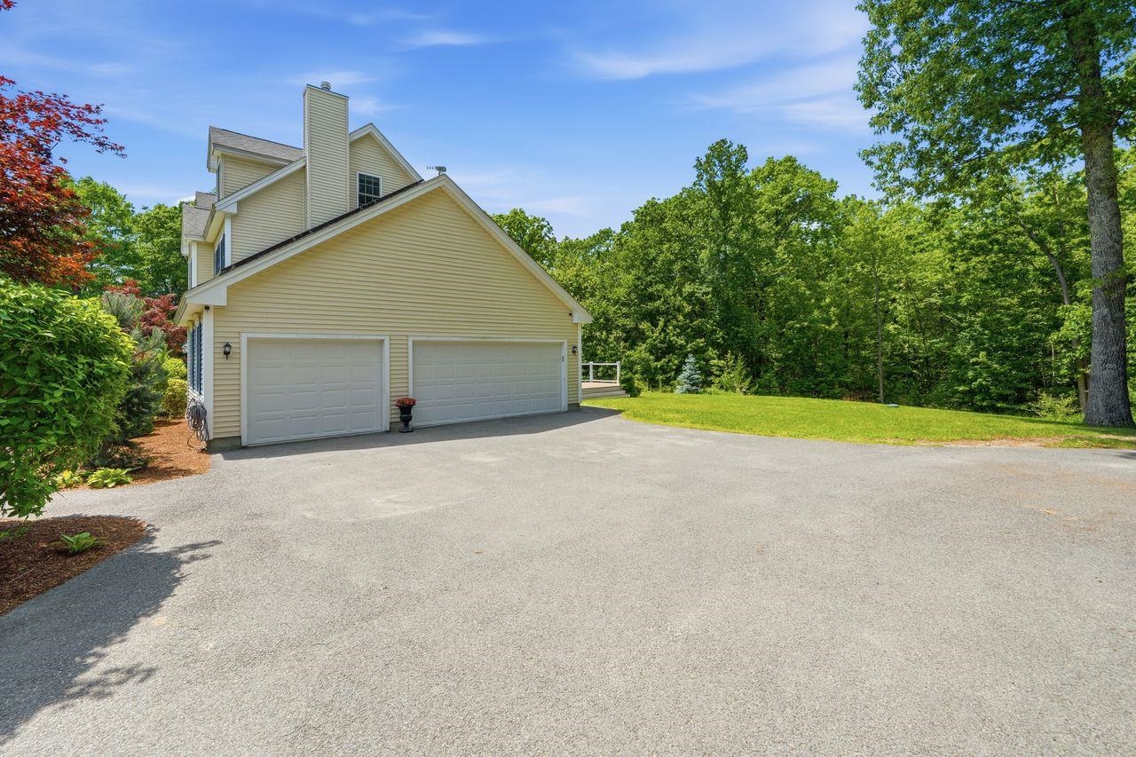 14 James Way 009