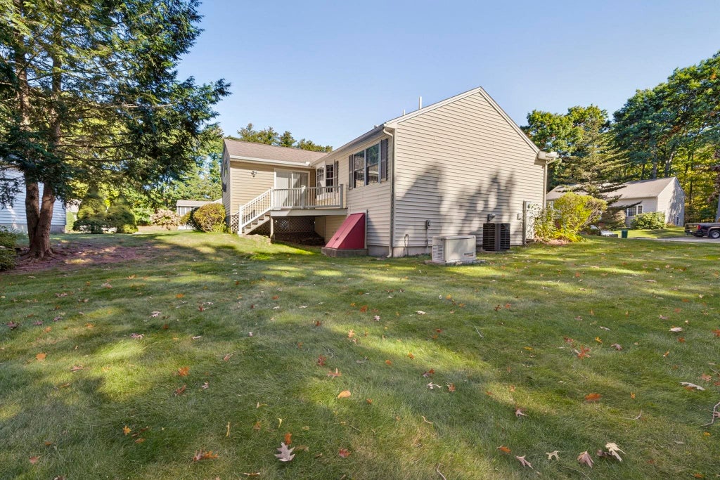 Photo of 8 Glasgow Circle, Hudson, NH 03051 (MLS # 5113802)