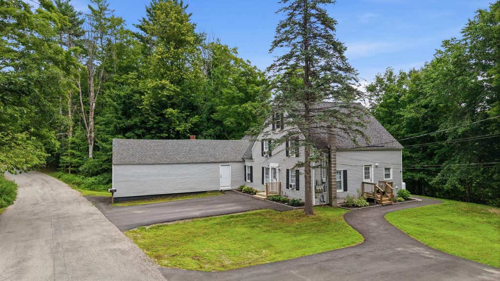 Photo of 88 Chuck Street, Weare, NH 03281 (MLS # 5101384)