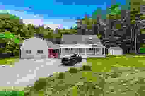 Photo of 9 Kelley Road, Londonderry, NH 03053 (MLS # 5098630)