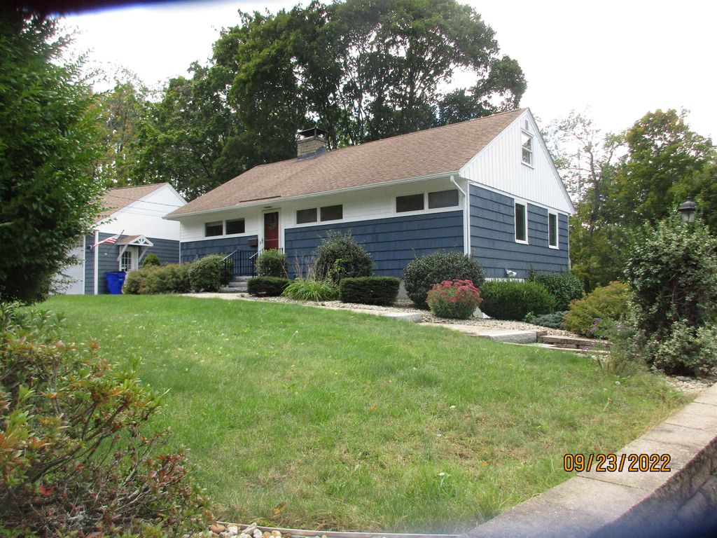 Photo of 20 Knollcrest Road, Goffstown, NH 03045 (MLS # 5097290)