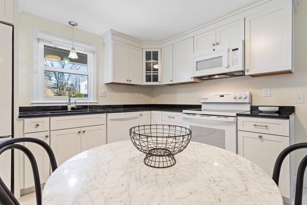 Photo of 9 Carolan Avenue, Hampton, NH 03842 (MLS # 5087405)