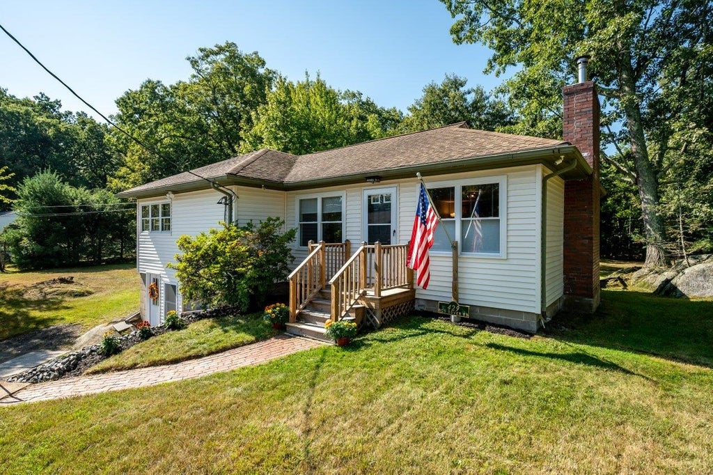 Photo of 429 Old Dover Road, Rochester, NH 03867 (MLS # 5108813)