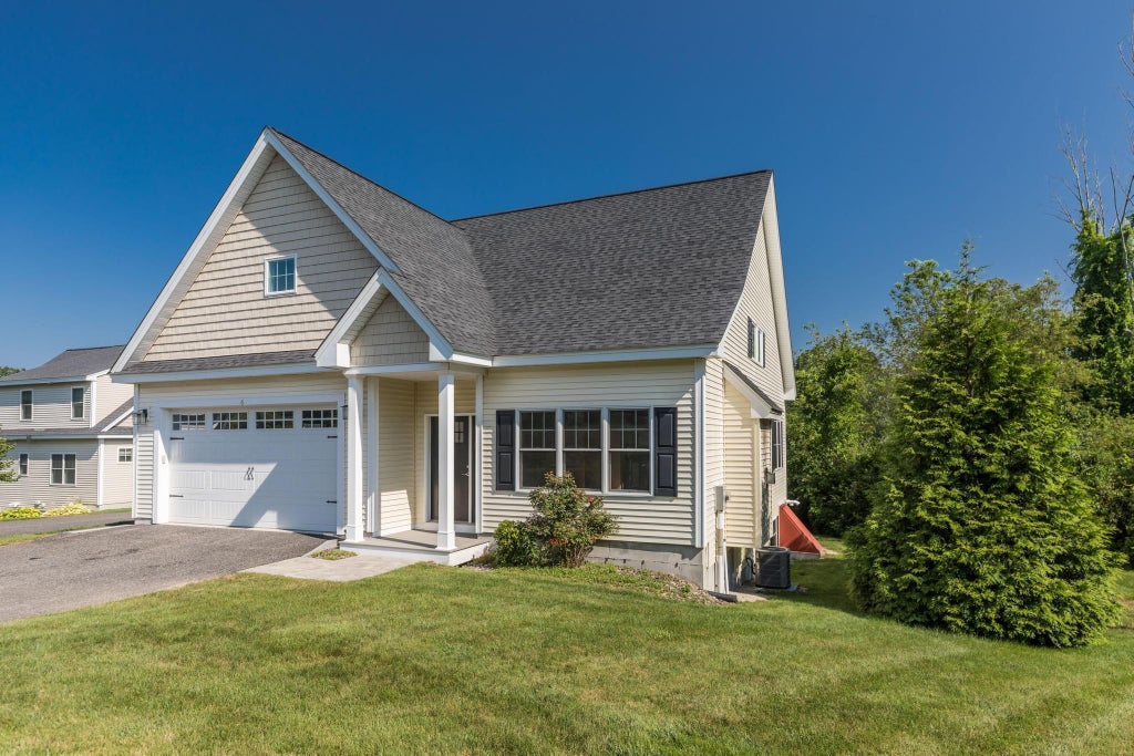 Photo of 6 Chadwick Circle, Windham, NH 03087 (MLS # 5113721)