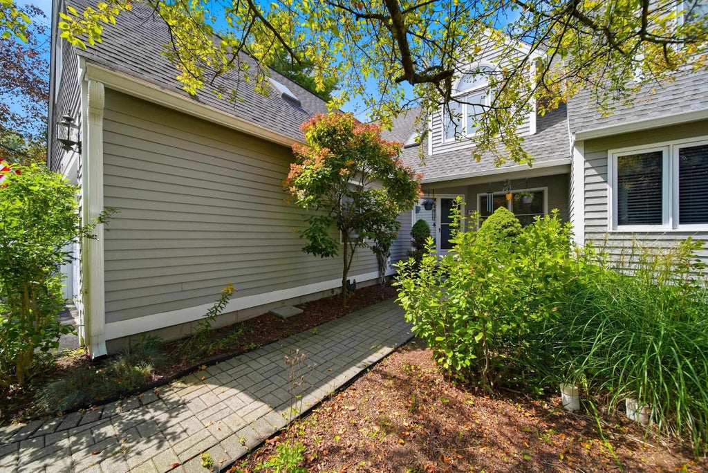 Photo of 361 Winding Pond Road, Londonderry, NH 03053 (MLS # 5107468)