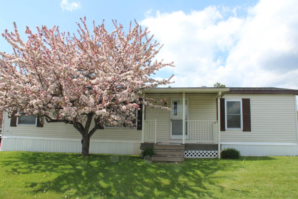 Photo of 24 Ridgeview Terrace, Dalton, NH 03598 (MLS # 5106680)