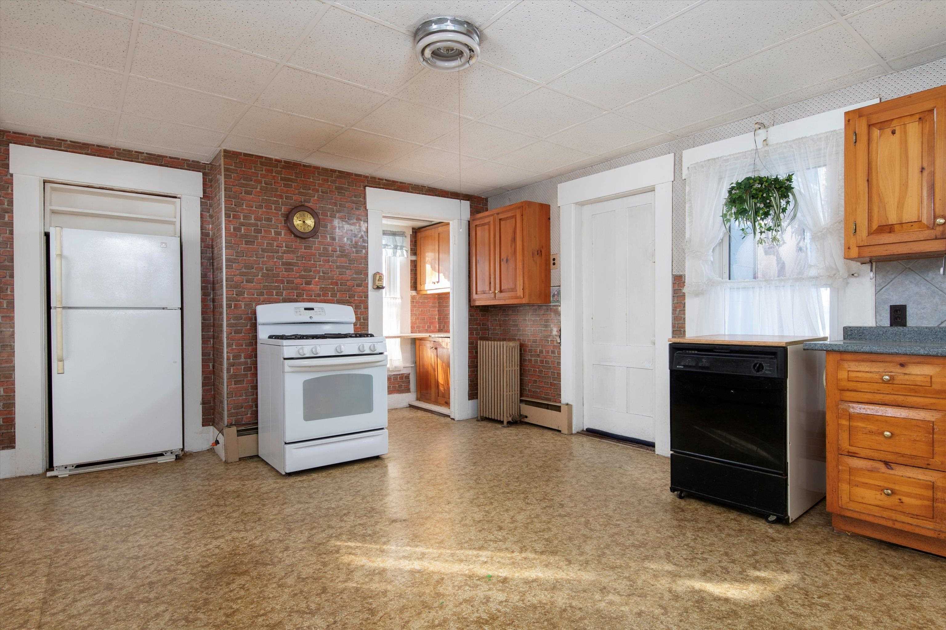 2 Pond Street - Photo 4