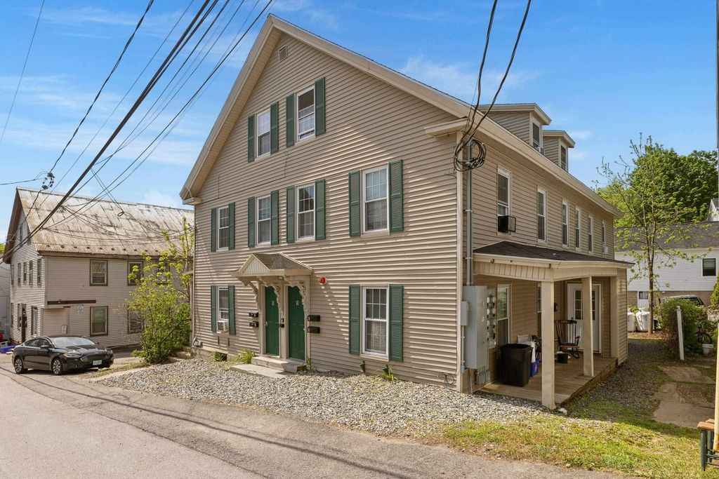 Photo of 9 Central Street, Newmarket, NH 03857 (MLS # 5090734)