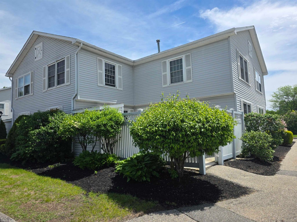 Photo of 25 Springfield Estates, Rochester, NH 03867 (MLS # 5091313)