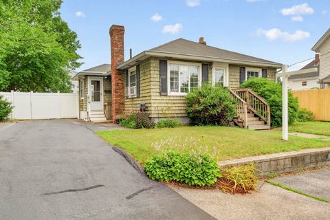 Photo of 282 Jewett Street, Manchester, NH 03103 (MLS # 5100244)