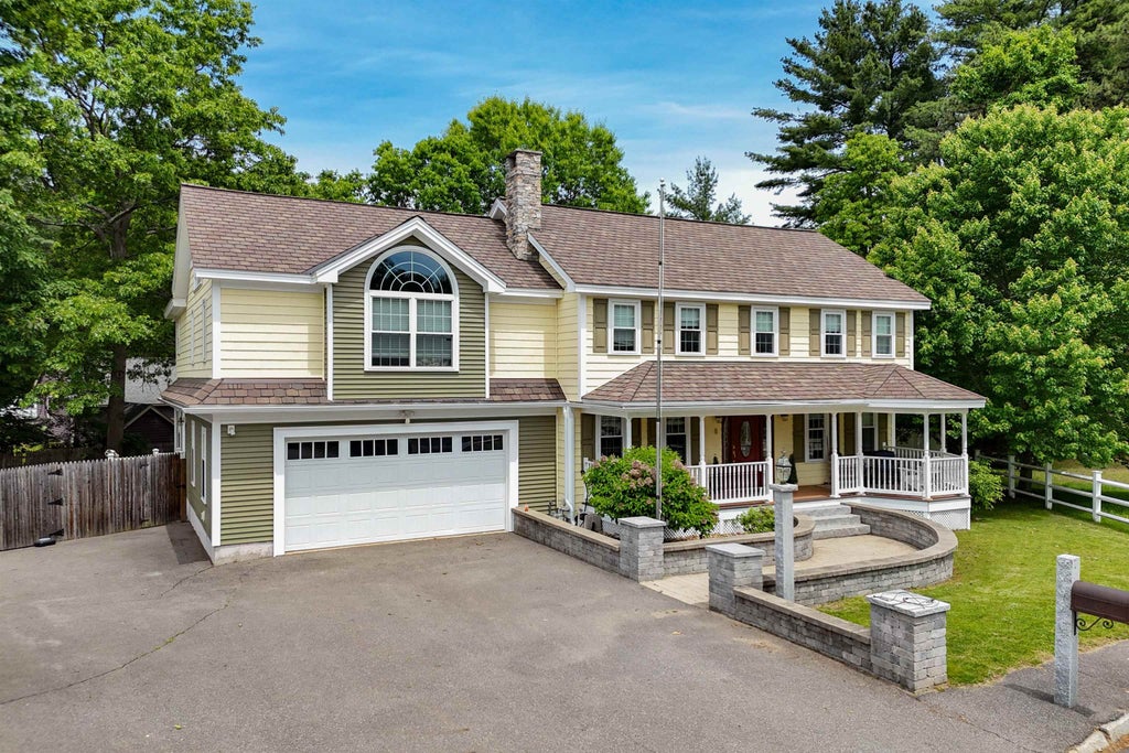 Photo of 8 Ferncroft Drive, Nashua, NH 03063 (MLS # 5092726)