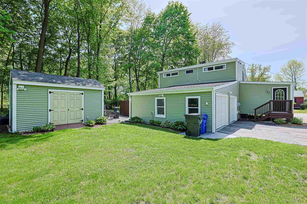 Photo of 99 Knowlton Street, Manchester, NH 03103 (MLS # 5090110)