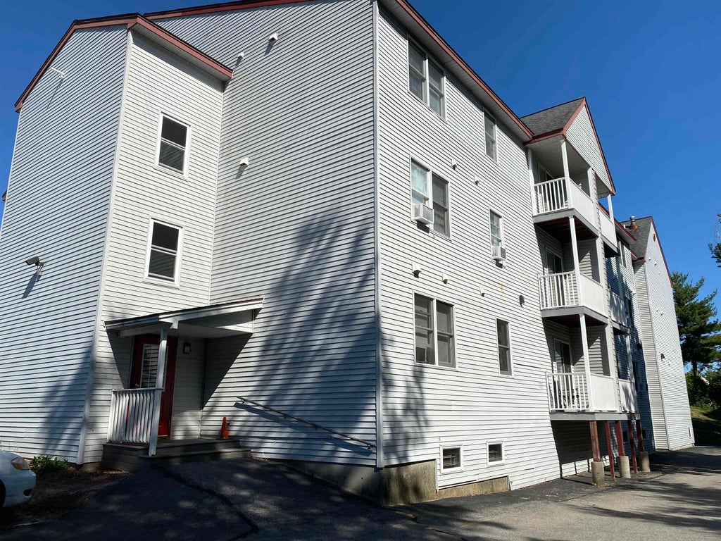 Photo of 7 Railroad Avenue #205, Derry, NH 03038 (MLS # 5115900)