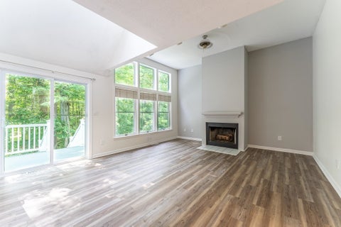 Photo of 23 Goldfinch Lane, Nashua, NH 03062 (MLS # 5086118)