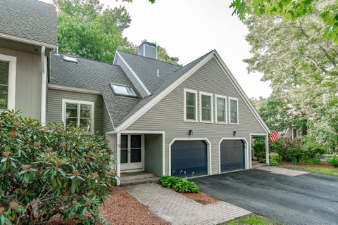 Photo of 23 Goldfinch Lane, Nashua, NH 03062 (MLS # 5086118)