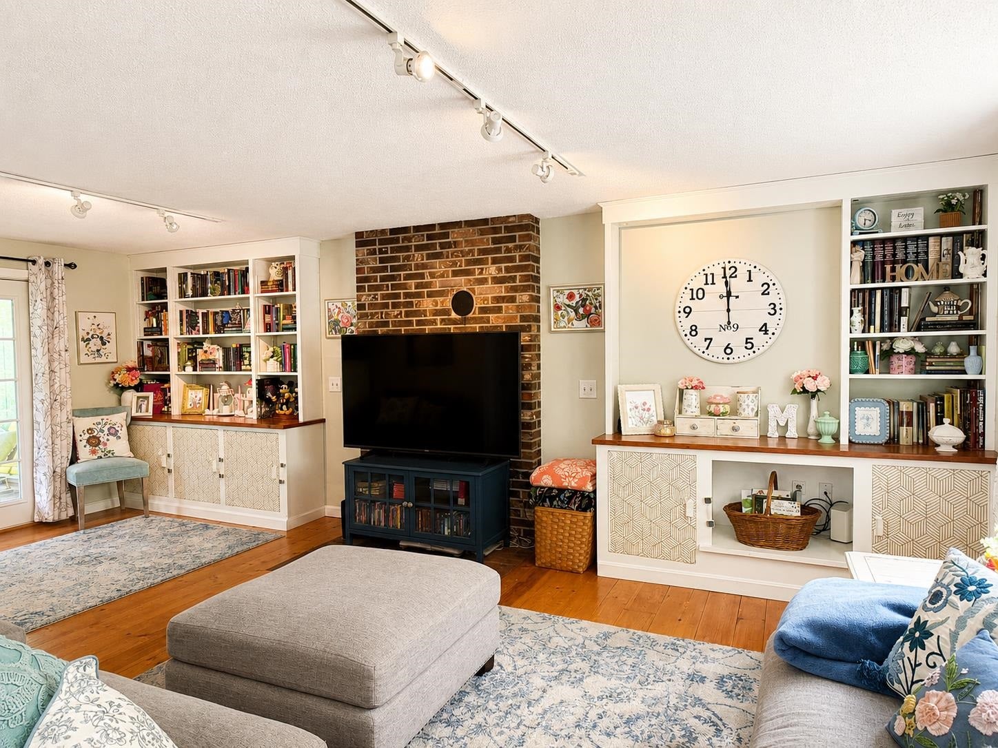 439 North River Road 5