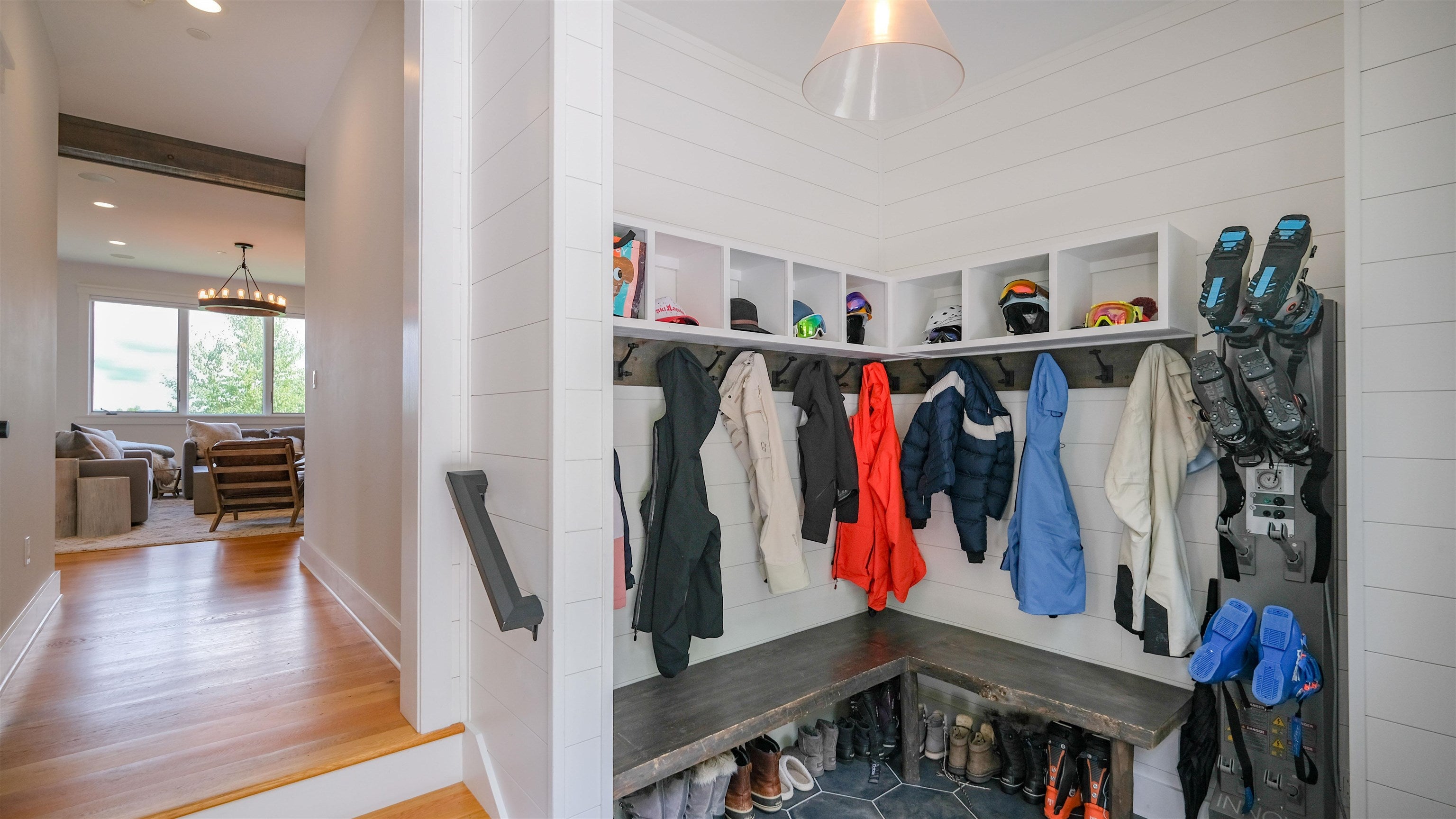 34 Ridgeview Road W1
