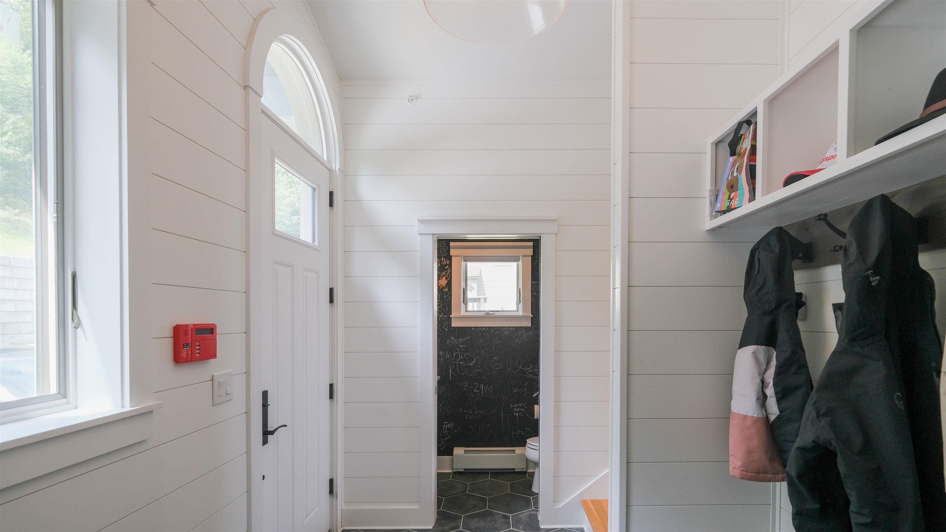 34 Ridgeview Road W1