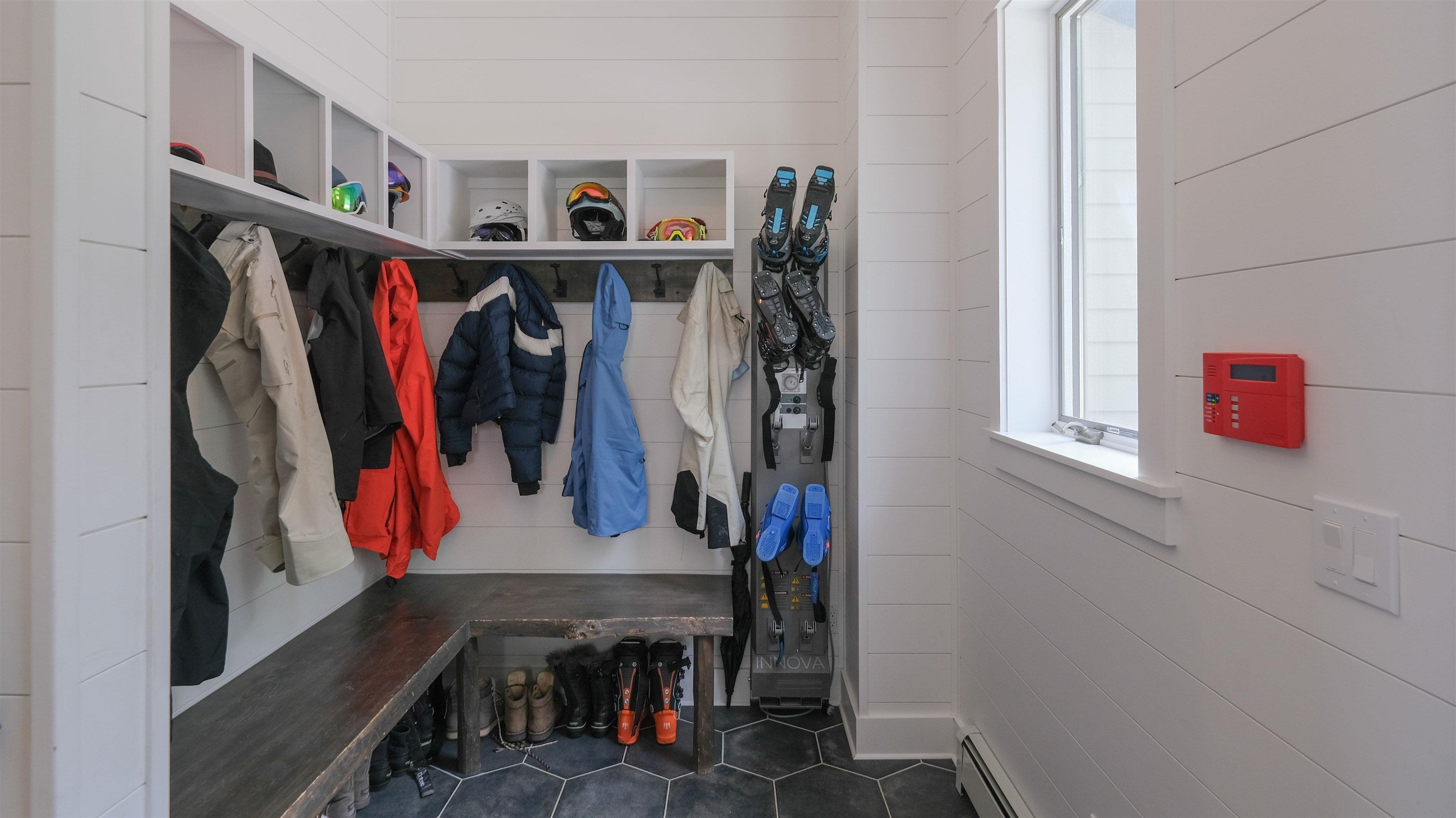 34 Ridgeview Road W1