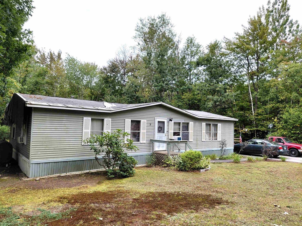 Photo of 5 Willow Terrace, Loudon, NH 03307 (MLS # 5111129)