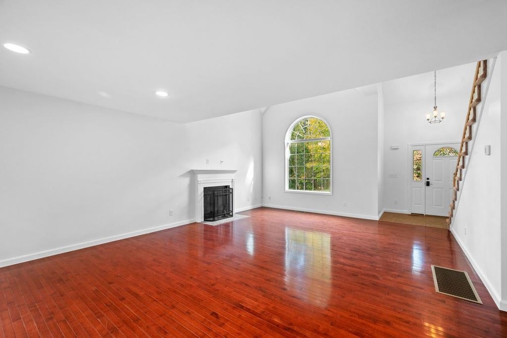 4 Winding Brook Drive