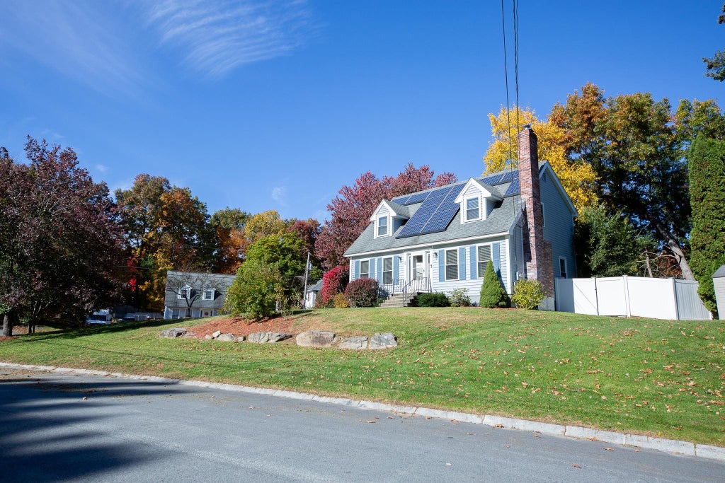 Photo of 24 Grace Drive, Nashua, NH 03062 (MLS # 5115723)