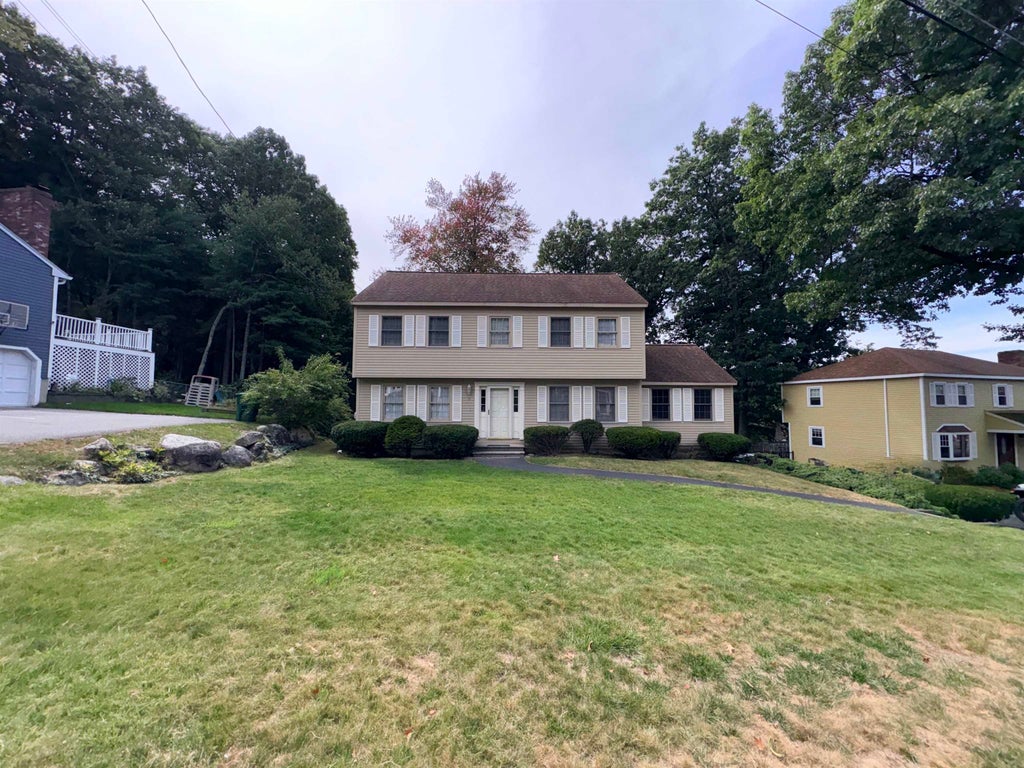 Photo of 15 Topaz Drive, Nashua, NH 03062 (MLS # 5111796)