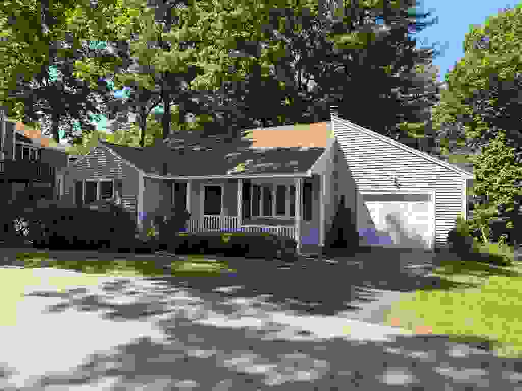 Photo of 10 Jamaica Lane, Nashua, NH 03063 (MLS # 5093163)