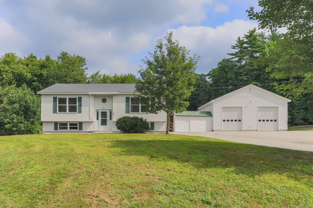 Photo of 22 Kedeka Drive, Epsom, NH 03234 (MLS # 5107509)