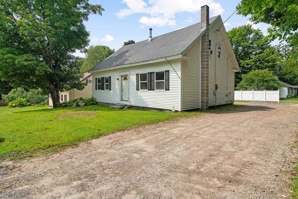 Photo of 144 Meredith Center Road, Meredith, NH 03253 (MLS # 5106319)