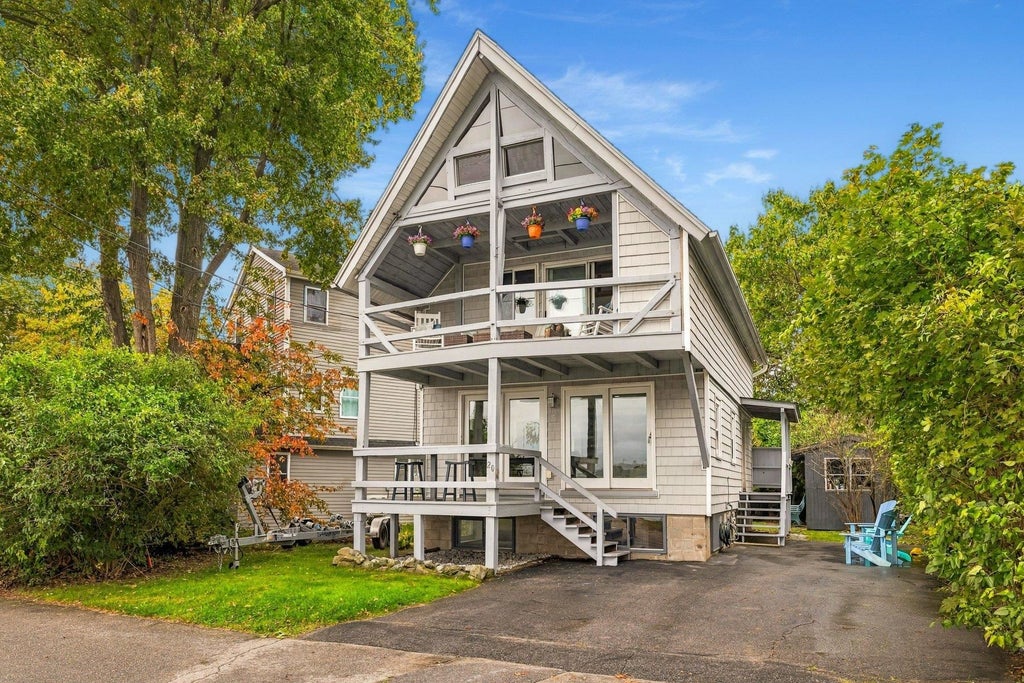 Photo of 20 Wentworth Terrace, Dover, NH 03820 (MLS # 5112616)