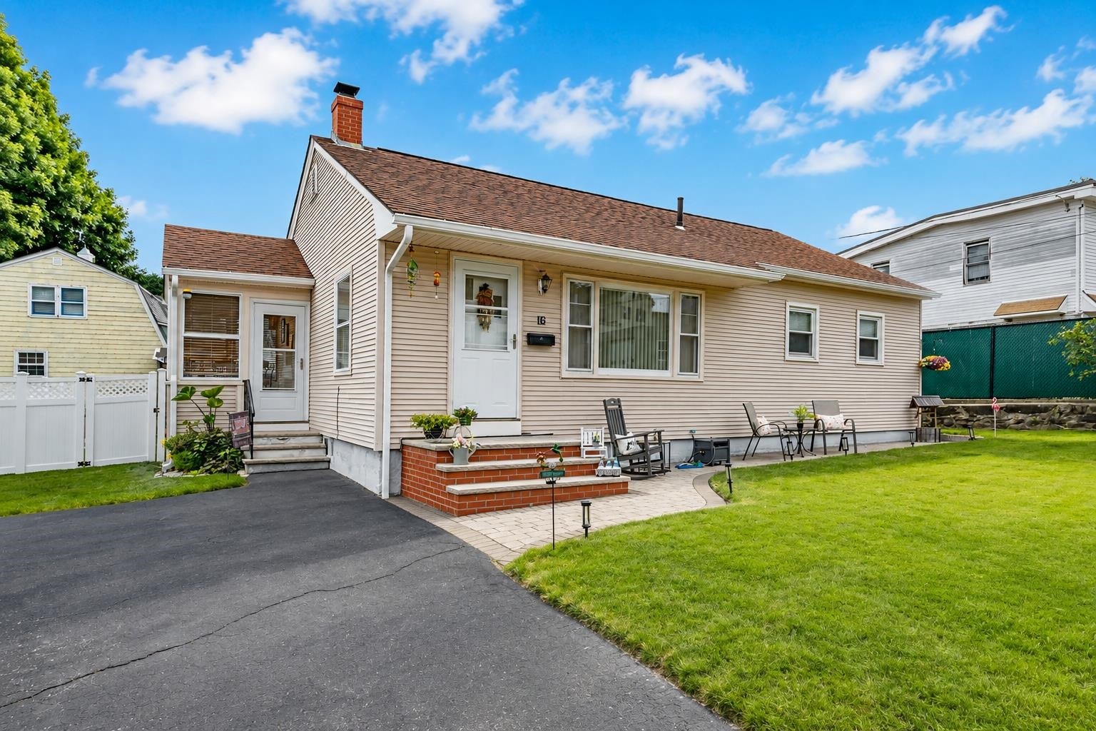 16 Lessard Street