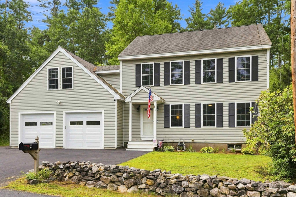 Photo of 5 John Lane, Merrimack, NH 03054 (MLS # 5109080)