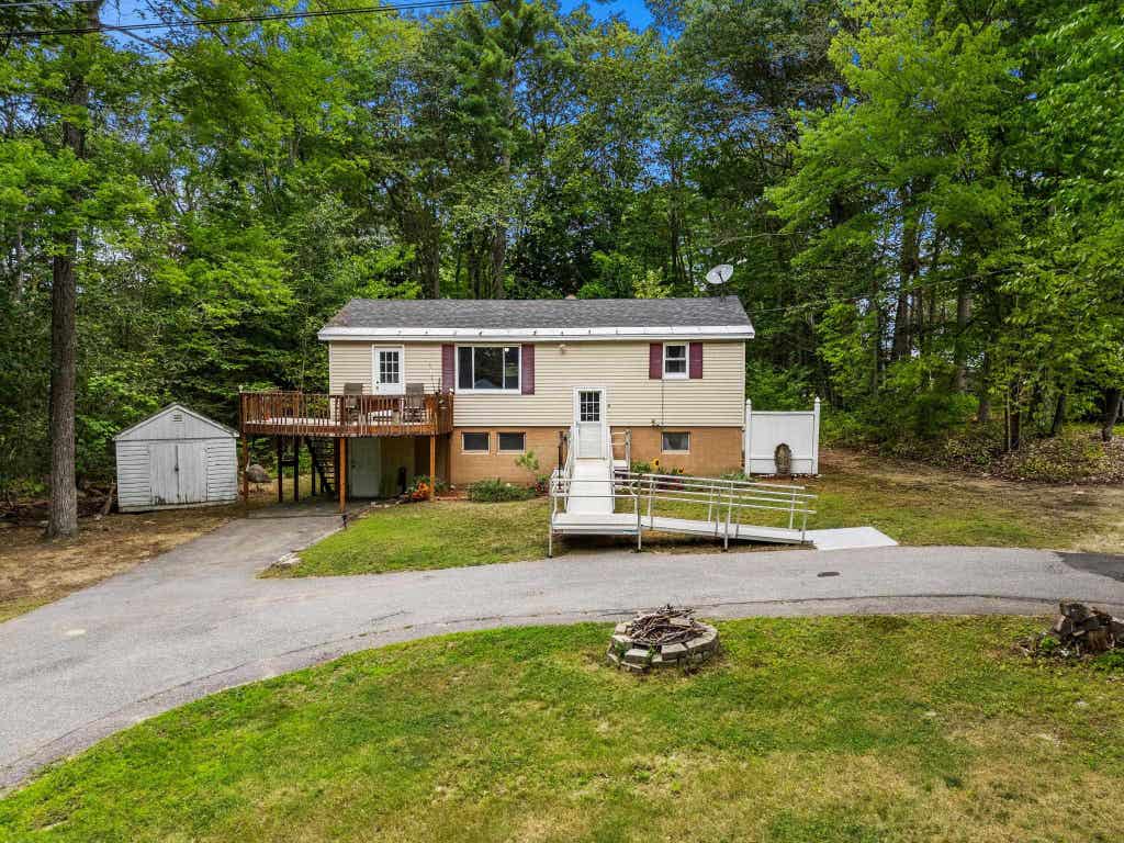 Photo of 11 Dudley Drive, Middleton, NH 03887 (MLS # 5101269)
