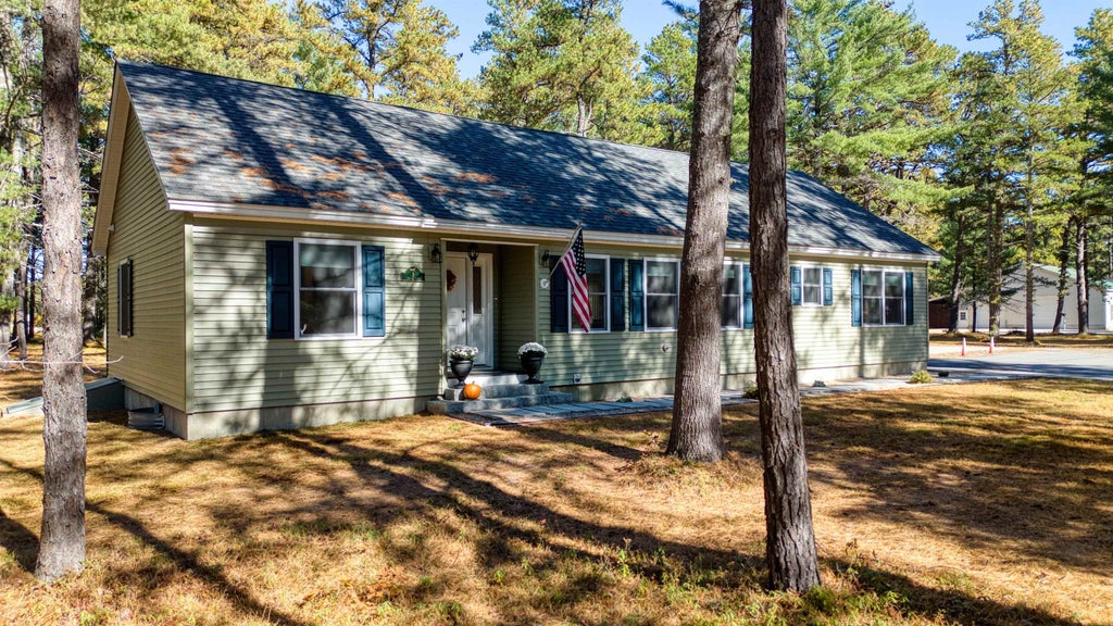 Photo of 3 Logan Way, Ossipee, NH 03890 (MLS # 5114599)