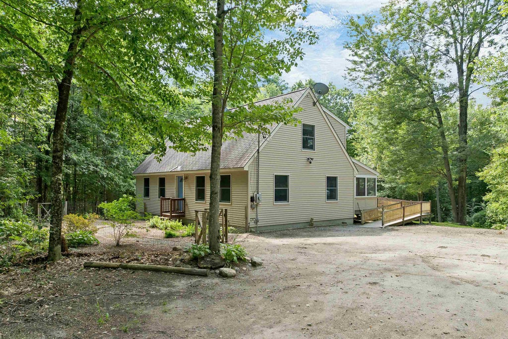 Photo of 241 Lower Beech Hill Road, Campton, NH 03223 (MLS # 5105343)
